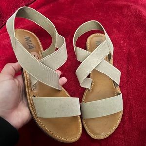 MIA tan sandals (WMS 7.5)